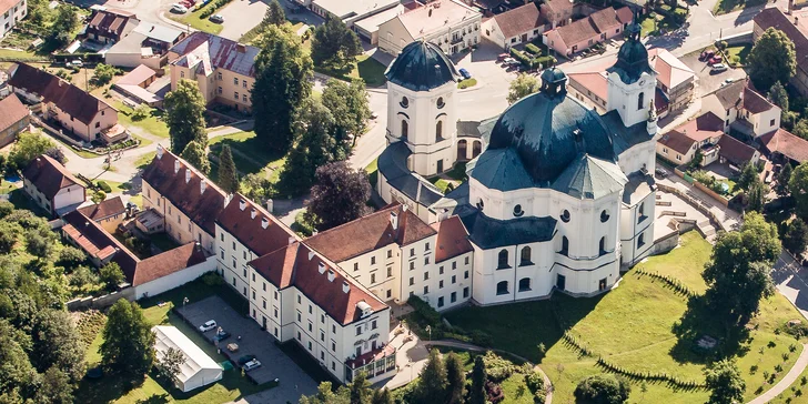Pobyt na zámku v Moravskom krase: raňajky a 3-chodové večere vr. zveriny