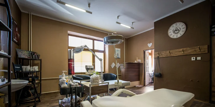 Pleťové ošetrenia a masáže tváre, hlavy a dekoltu
