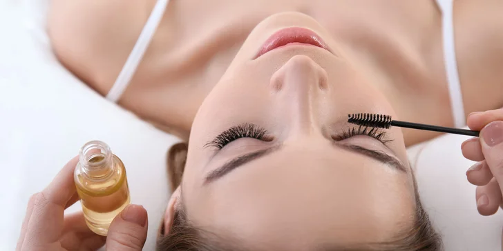 Lash&Lifting kúra: vytočenie rias so špeciálnymi natáčkami