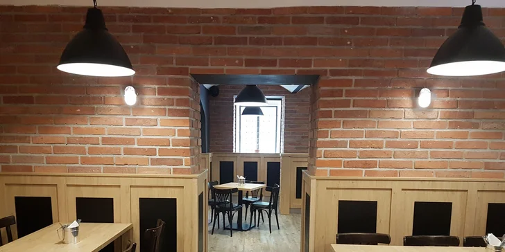Burgerové menu od Toma s hranolčekmi a pivným špeciálom