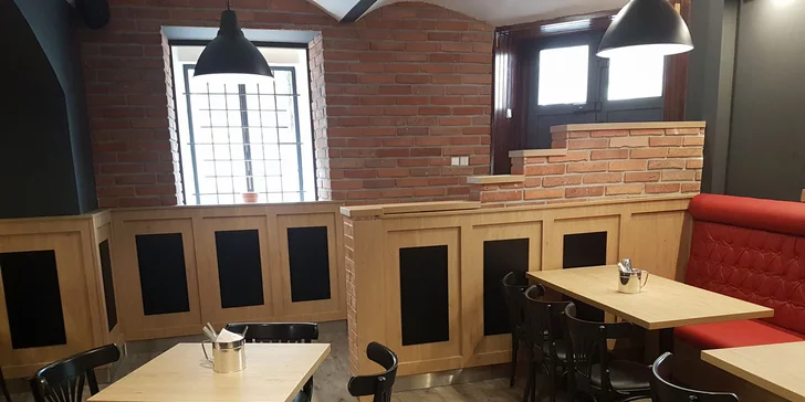 Burgerové menu od Toma s hranolčekmi a pivným špeciálom