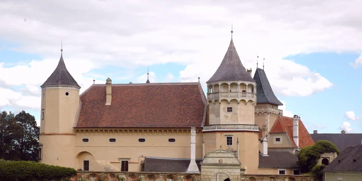 Zámok ruží Rosenburg a kvetinová výstava v Rakúsku