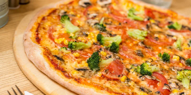 Kilová pizza aj s kofolou k vám domov