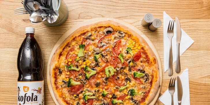 Kilová pizza aj s kofolou k vám domov