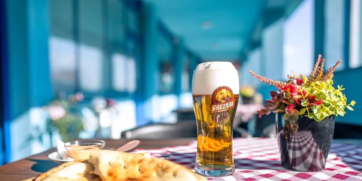 Pizza chlebík alebo grilované krídelká s pivkom