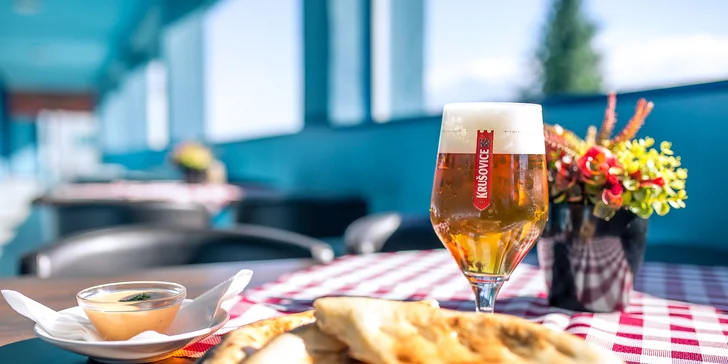 Pizza chlebík alebo grilované krídelká s pivkom