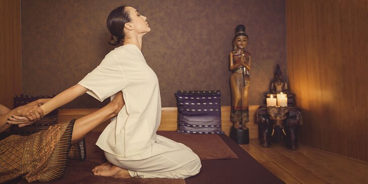 Uvoľnite všetky svoje zmysly pri relaxačnej thajskej aroma masáži