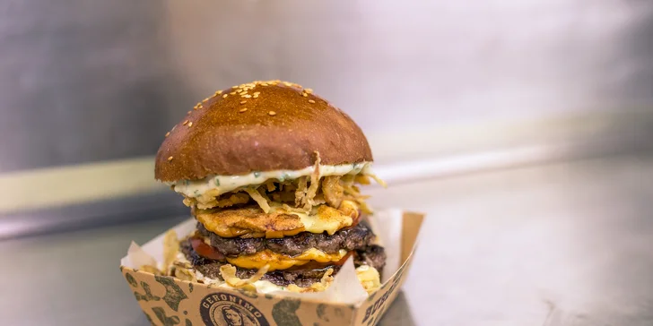 Double burger XXL s hranolčekmi, domácou majonézou a nápojom