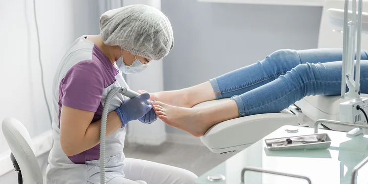Medicinálna suchá pedikúra s možnosťou gél laku
