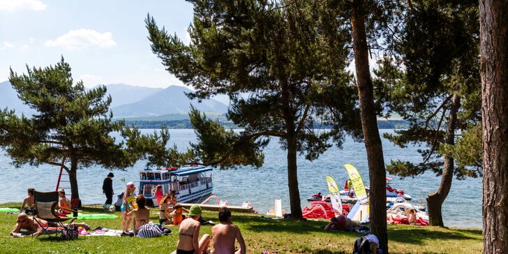 Letná dovolenka na brehu Liptovskej Mary až pre 9 osôb s vodnými bicyklami, kajakmi, kids zónou a ďalšími atrakciami