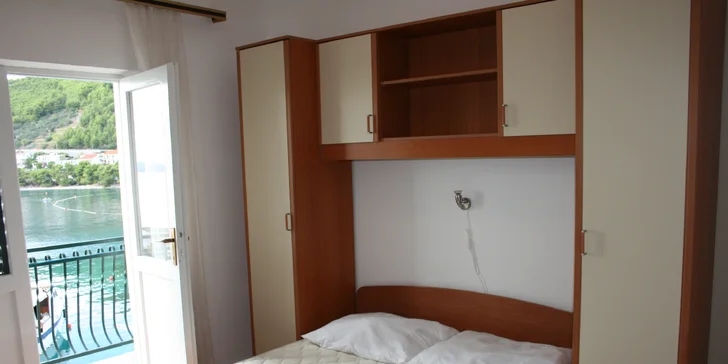 Opaľovanie sa v Drveniku: 7 nocí v apartmánovom dome priamo pri pláži