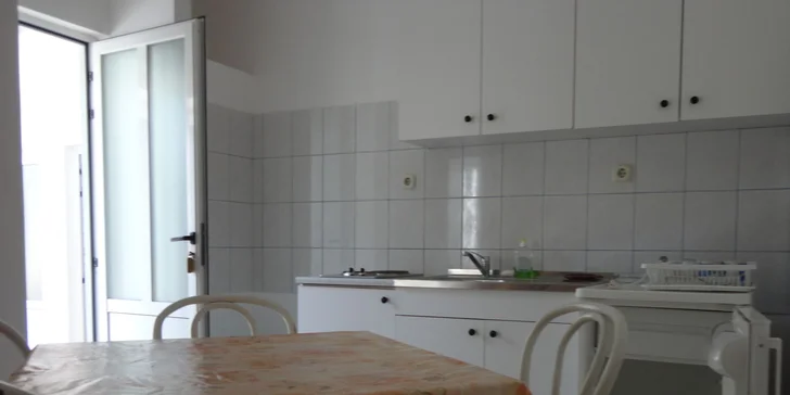 Opaľovanie sa v Drveniku: 7 nocí v apartmánovom dome priamo pri pláži