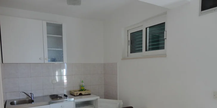 Opaľovanie sa v Drveniku: 7 nocí v apartmánovom dome priamo pri pláži
