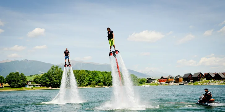 Wake, ski, kneeboard, flyboard alebo skúter. Vybláznite sa na Mare!