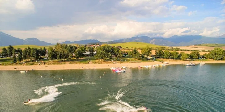 Wake, ski, kneeboard, flyboard alebo skúter. Vybláznite sa na Mare!