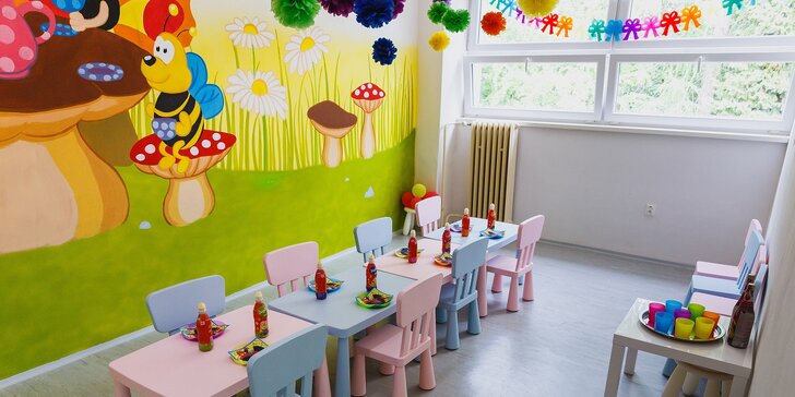 Detské ihrisko pre deti a kaviareň pre rodičov v jednom