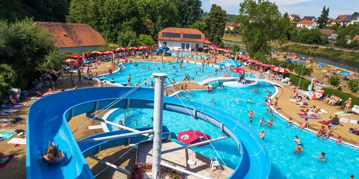 4-hviezdičkový relax v Hlubokej pre páry i rodiny: polpenzia a kúpanie kúsok od zámku