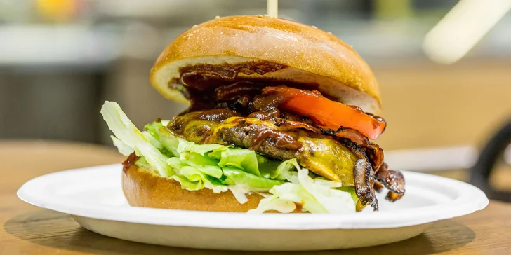 Študentský pravý slovenský hovädzí burger na Trnavskom