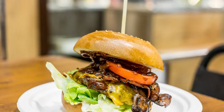 Študentský pravý slovenský hovädzí burger na Trnavskom
