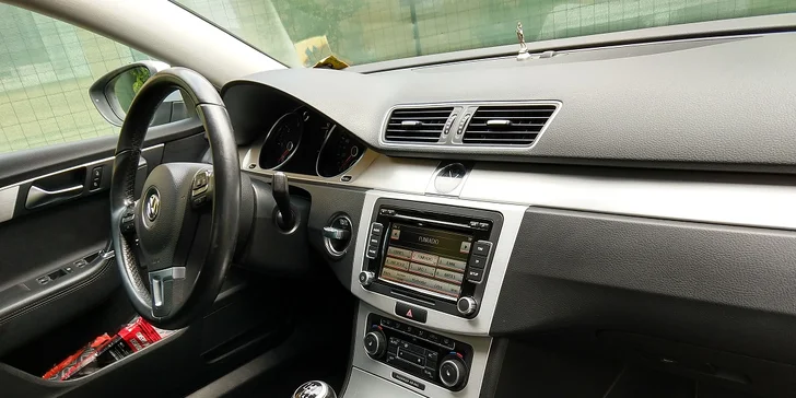 Dôkladné čistenie interiéru automobilov
