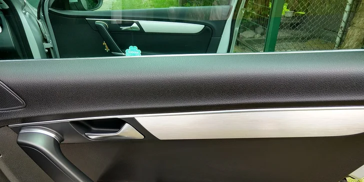 Dôkladné čistenie interiéru automobilov