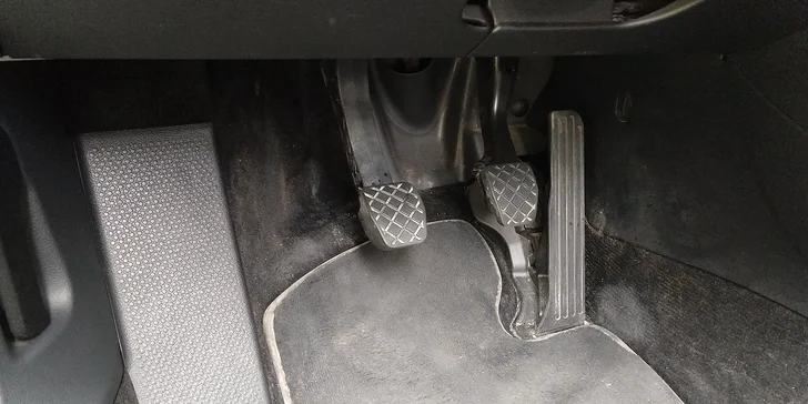 Dôkladné čistenie interiéru automobilov