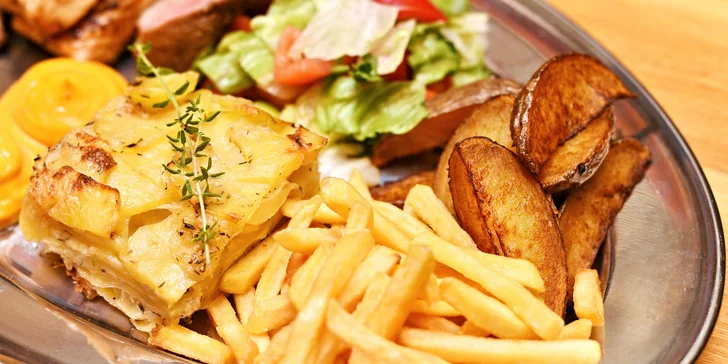 Bohaté mäsové menu: hovädzí flap steak, krkovička, panenka aj kuracie prsia