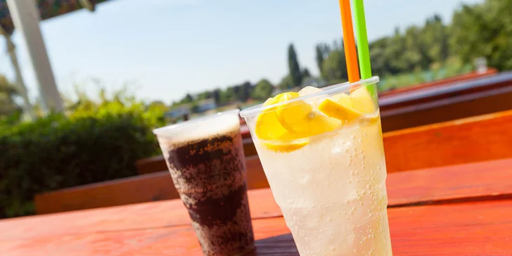 Plážové kombo vo forme toboganu, nápoja a lehátka na Zlatých Pieskoch