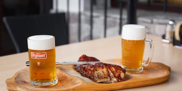 Bravčové rebierka s oblohou a veľké pivo v Tryo pube
