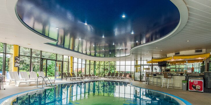 3-hodinový vstup do bazéna a letnej záhrady Holiday Inn