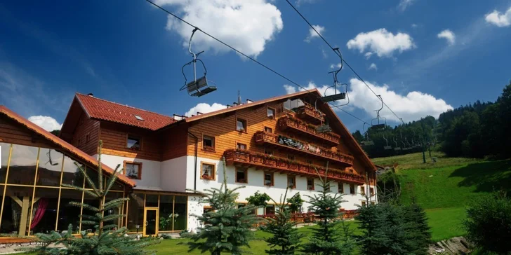 Skvelý pobyt s neobmedzeným vstupom do wellness v štýlovom hoteli Meta Szczyrk