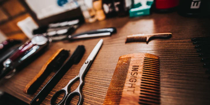 Klasický pánsky strih či úprava brady vo Frank Nitti Barbers