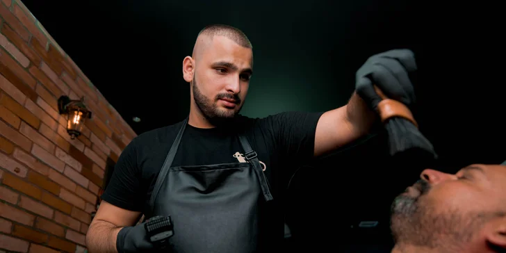 Klasický pánsky strih či úprava brady vo Frank Nitti Barbers