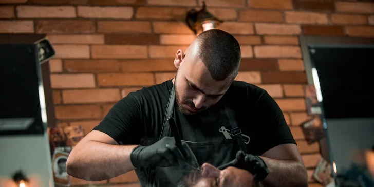 Klasický pánsky strih či úprava brady vo Frank Nitti Barbers