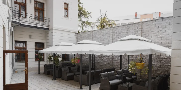 Raňajky a káva alebo drink s domácou tortou v Caffe Ine