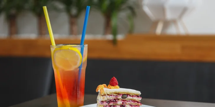 Raňajky a káva alebo drink s domácou tortou v Caffe Ine