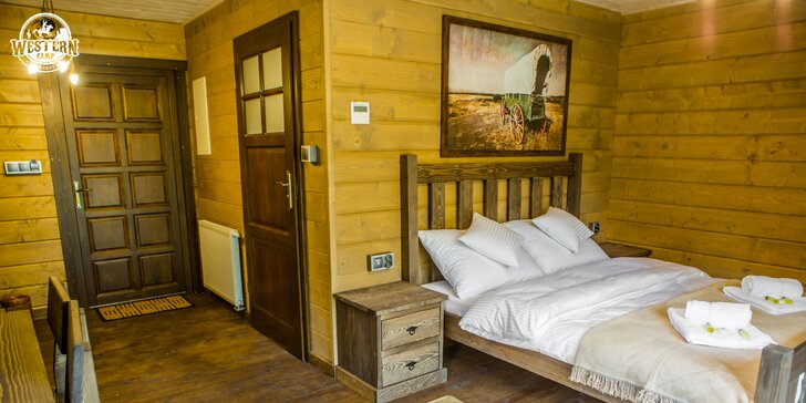 Westernové ubytovanie v typických prériových domčekoch v poľskom Western Campe