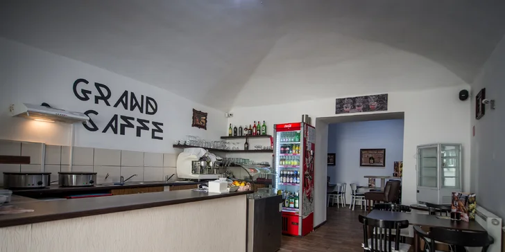 Palacinky, koláč či muffin a kávička v Grand caffe