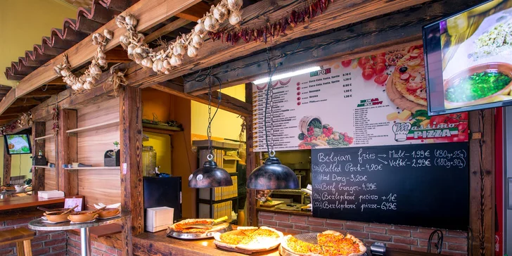 Hotdog či burger s hranolčekmi vo vychýrenom Massimo street food