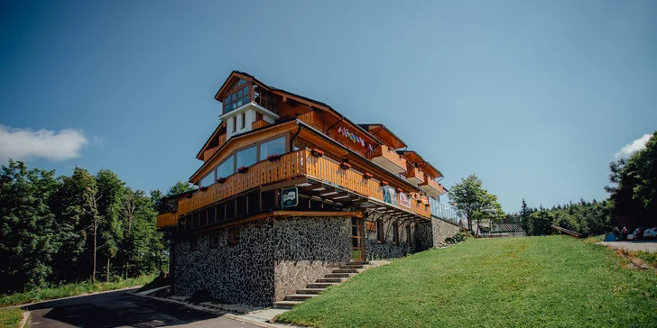 Wellness & Šport alebo Ski pobyt priamo na svahu v modernom penzióne GULDINER*** na vrchole Kremnických vrchov vo výške 1205 m n. m.