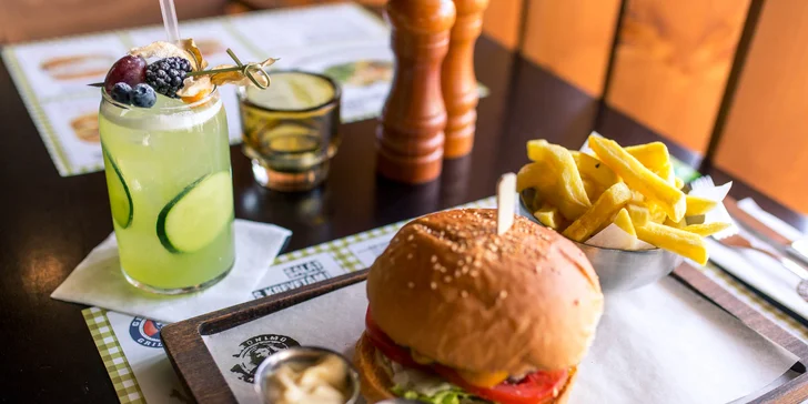 Kentucky burger s hranolčekmi a limonádou v OC Optima