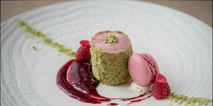 Gastronomický zážitok a Kráľovský kúpeľ v Hoteli Royal Palace*****