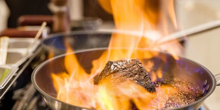 Gastronomický zážitok a Kráľovský kúpeľ v Hoteli Royal Palace*****