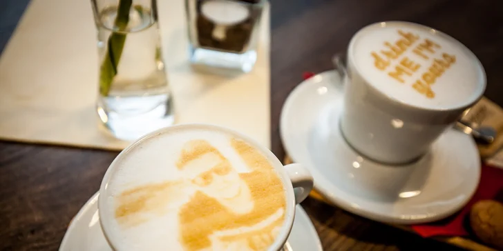 Selfieccino s domácim zákuskom a limonádou