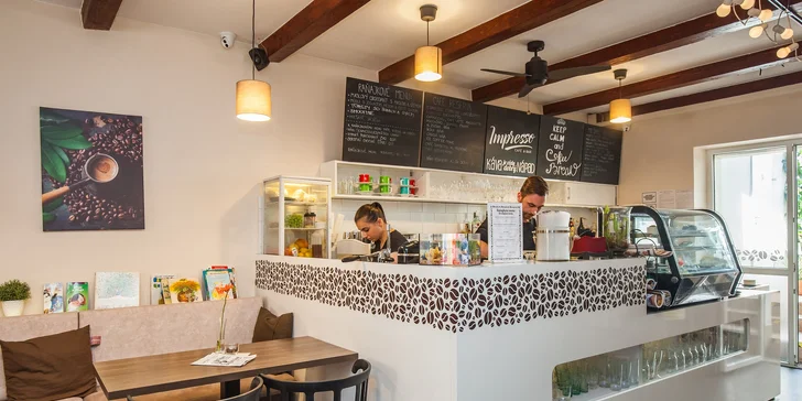 Selfieccino s domácim zákuskom a limonádou