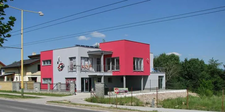 Vstup do fitness centra a iontový nápoj v cene