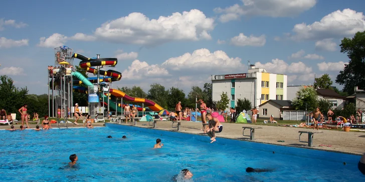 Rodinné ubytovanie v Chatovej osade** Family Resort - bazény, tobogány, wellness a krásy okolia