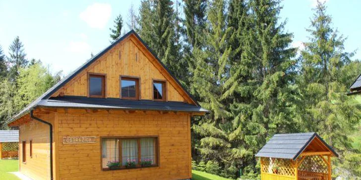 Jeseň v nadštandardne vybavených chatách v krásnom Oravskom prostredí