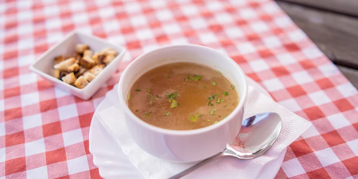 Trojchodové tradičné slovenské menu v Penzióne Sivec