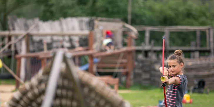 Zážitkové dovolenkové chvíle strávené v indiánskych teepee stanoch pri brehu Ružínskej priehrady